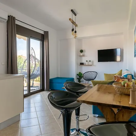 Zandre Shiny Apartment